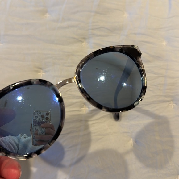 Oversized Black Mirror Fashion Sunglasses - Picture 7 of 7